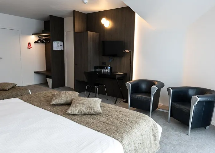 ホテル アポストロフ