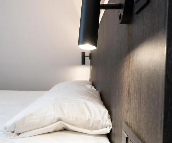 アポストロフ ホテル