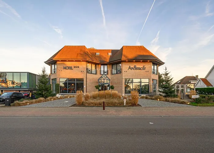 ホテル アポストロフ 3*