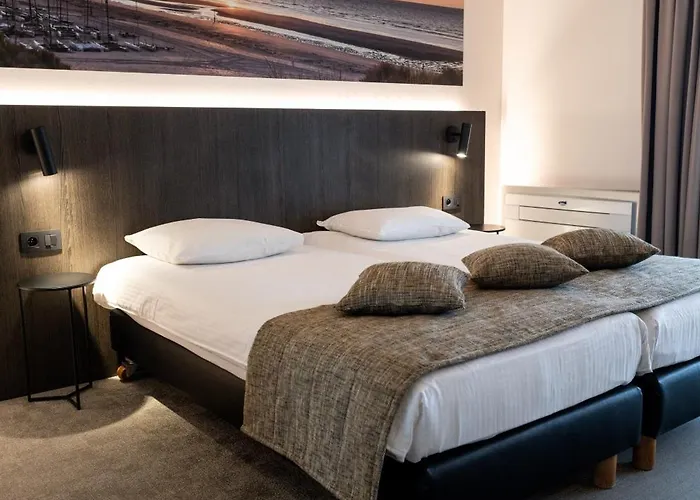 アポストロフ ホテル 3*